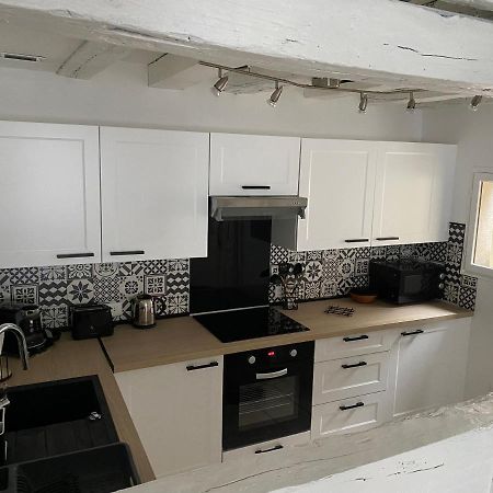 Le Marais Vous - Duplex En Centre-Ville. Provins Luaran gambar