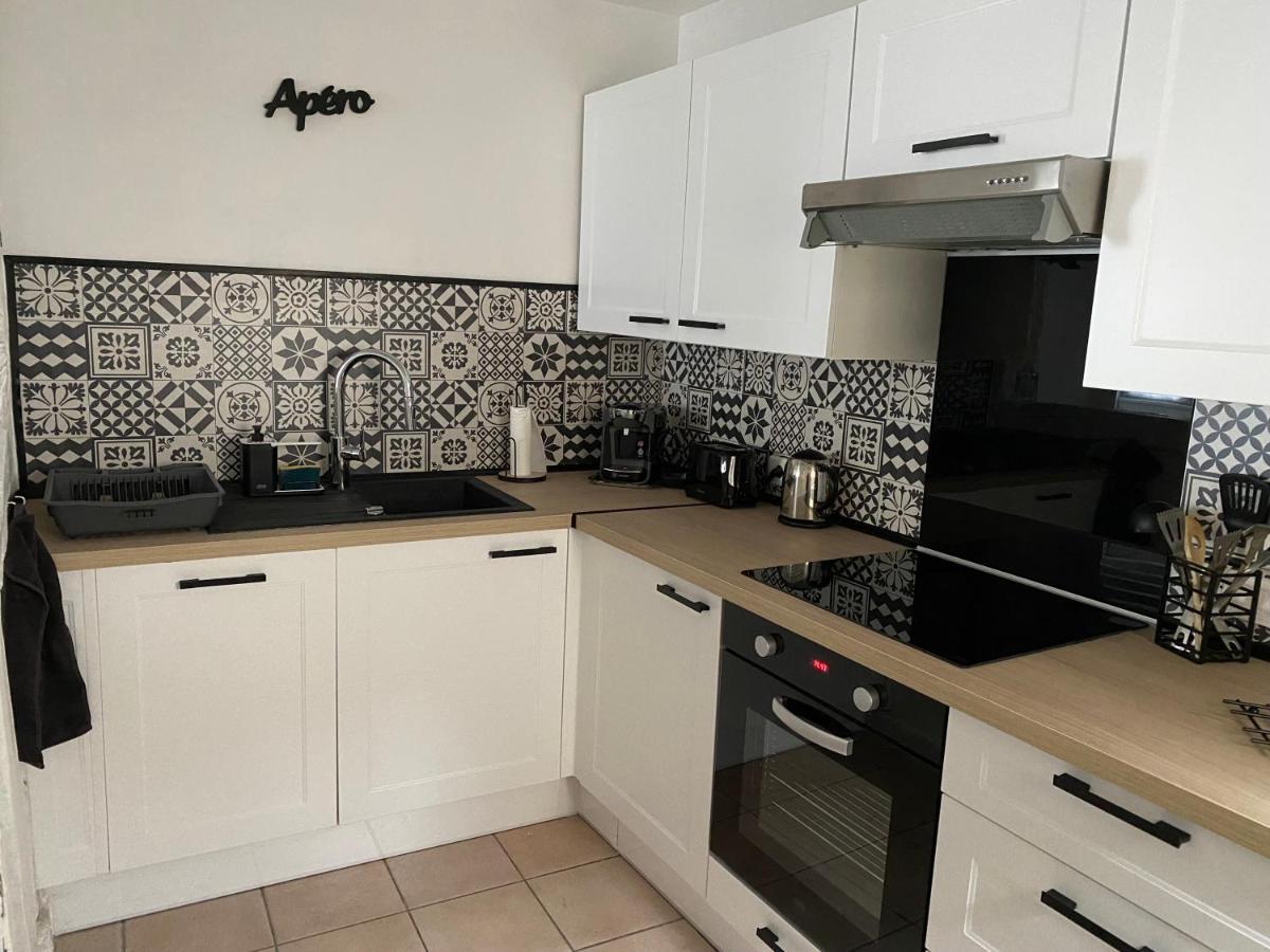 Le Marais Vous - Duplex En Centre-Ville. Provins Luaran gambar