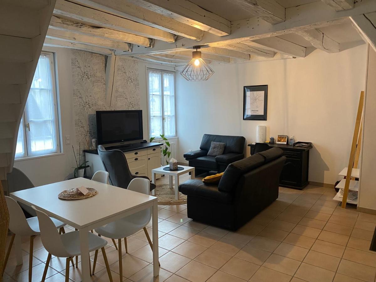 Le Marais Vous - Duplex En Centre-Ville. Provins Luaran gambar